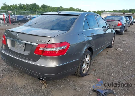 2010 Mercedes-Benz E 350 4Matic z USA, uszkodzony, nr VIN WDDHF8HB0AA230838